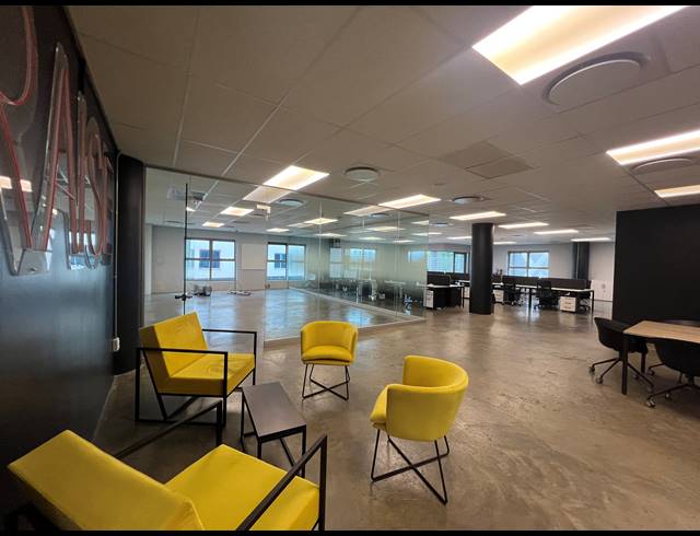 315M² OFFICE TO LET IN MELROSE